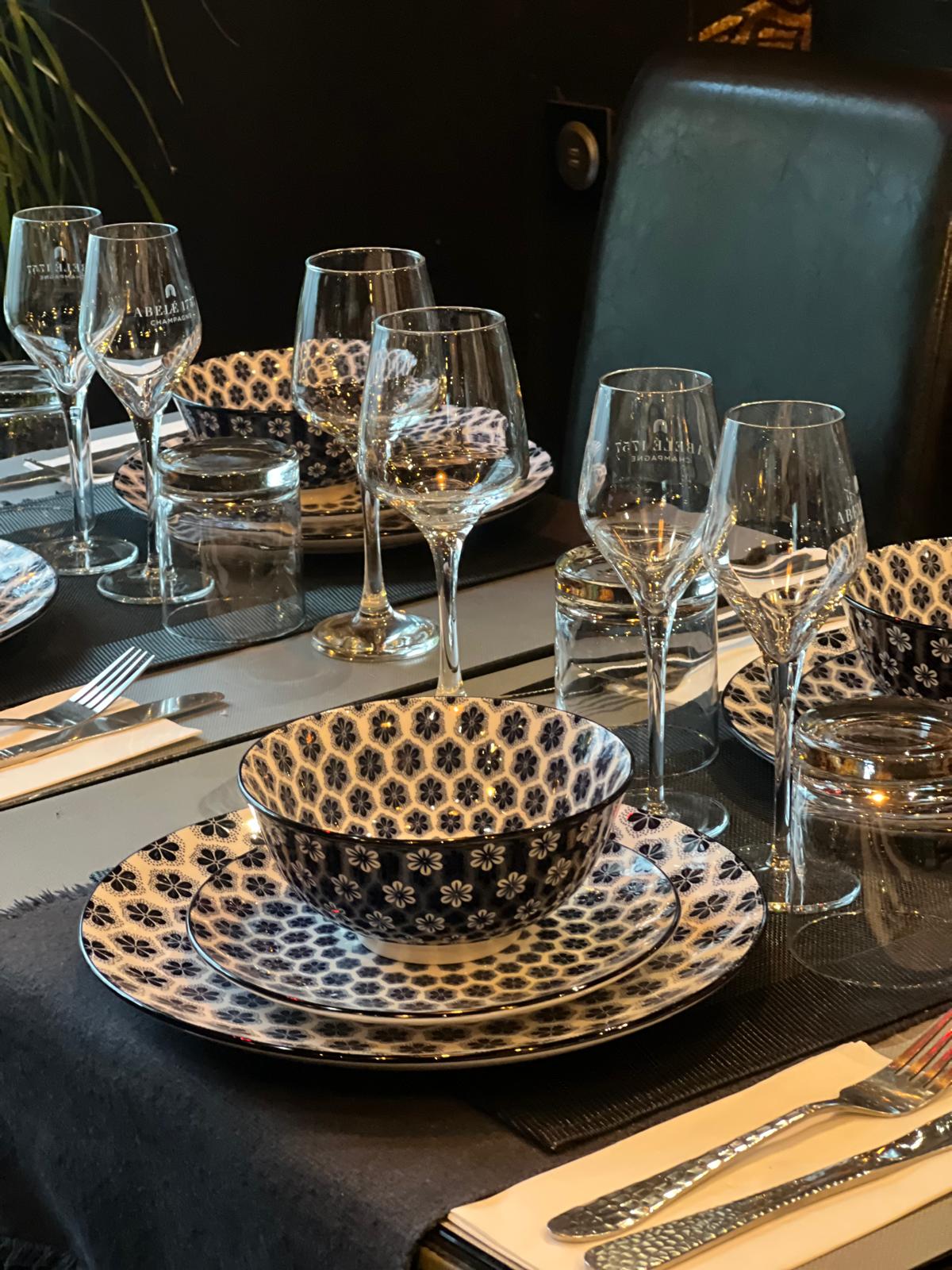 Service et vaisselle du restaurant