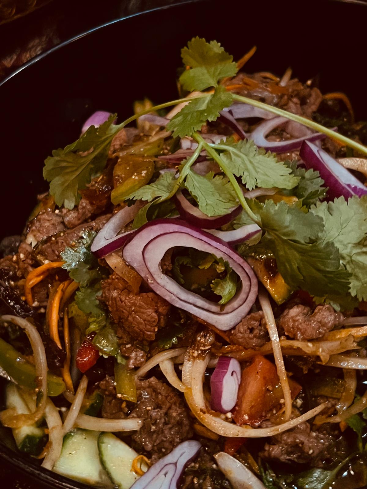 Yam Nua, salade de bœuf grillé