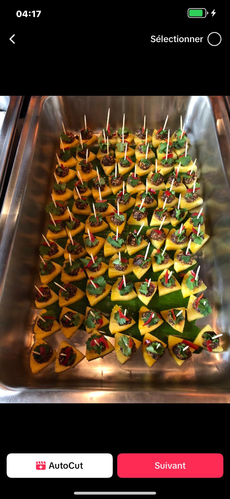 Canapés de mangue et viande épicée